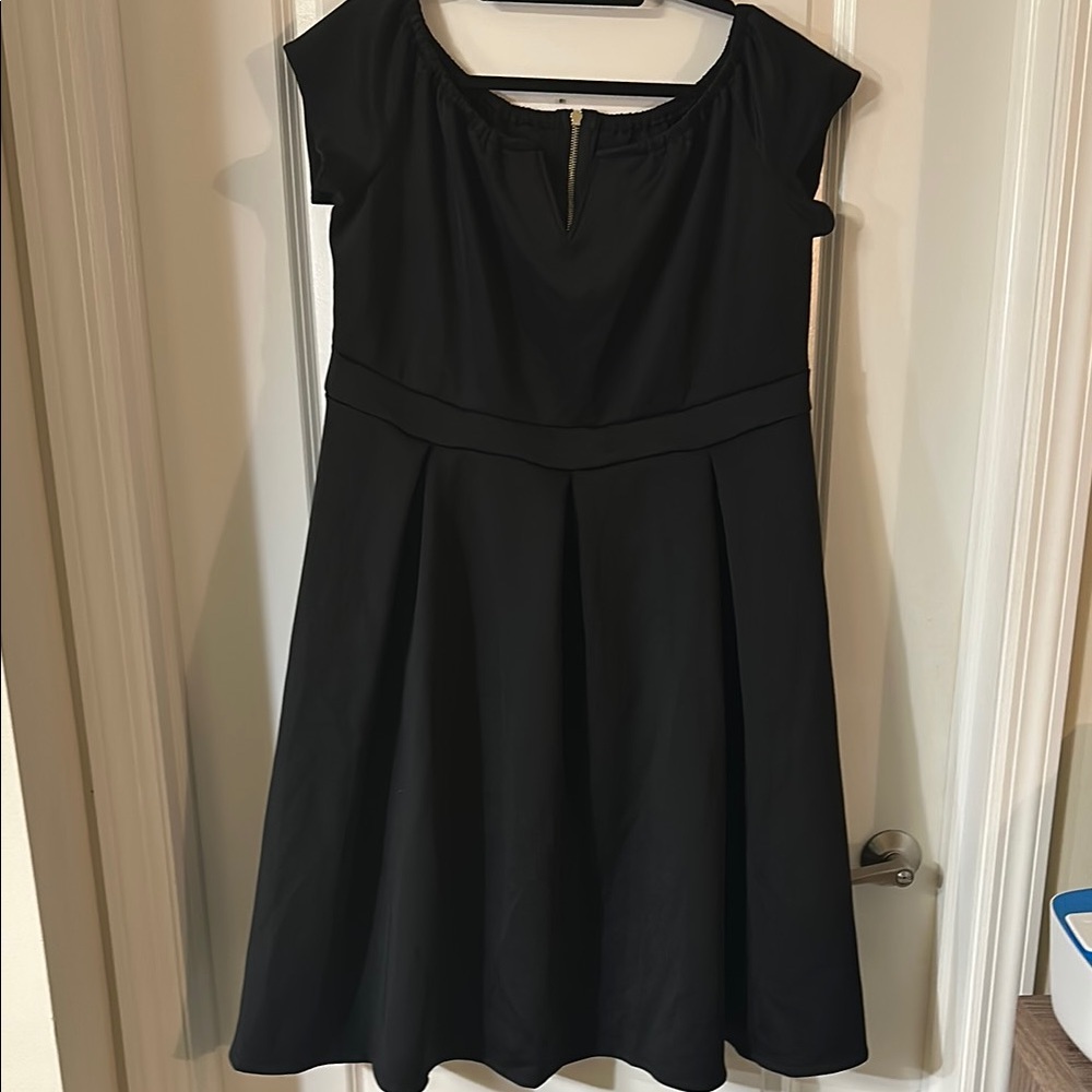 Lalagen Elegant Black Midi Dress